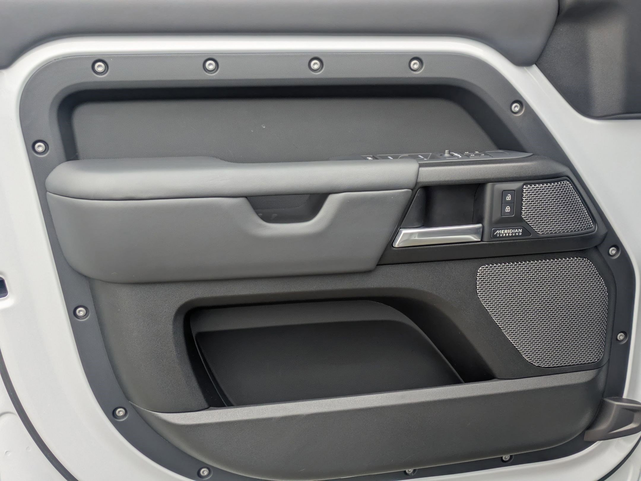 Certified 2023 Land Rover Defender 110 image 12