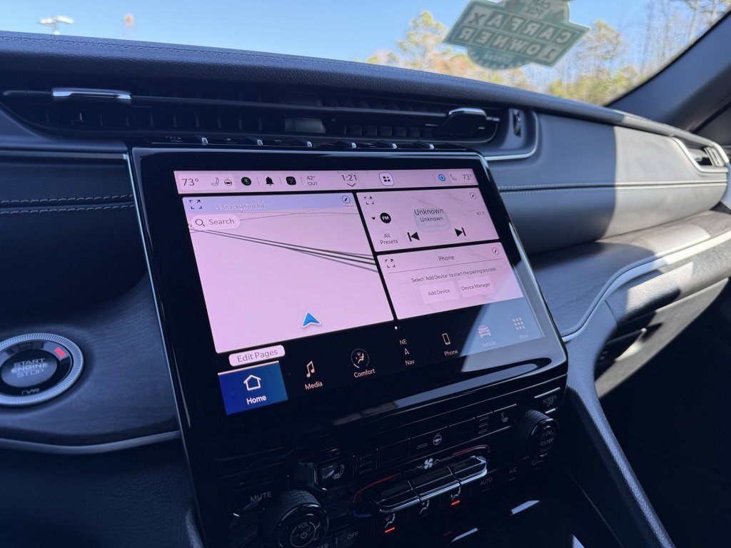 Used 2024 Jeep Grand Cherokee Limited w/ Black Appearance Package image 16