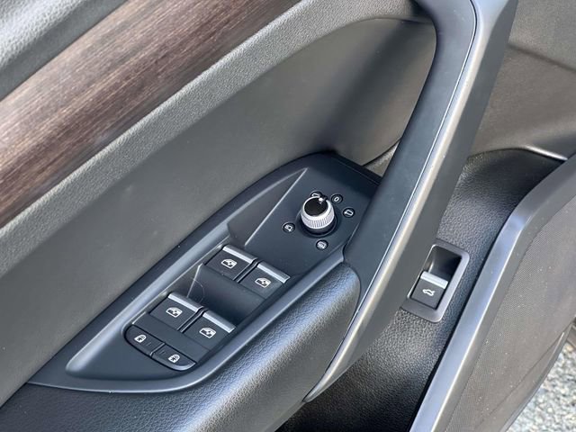 Used 2022 Audi Q5 2.0T Premium w/ Convenience Package image 19