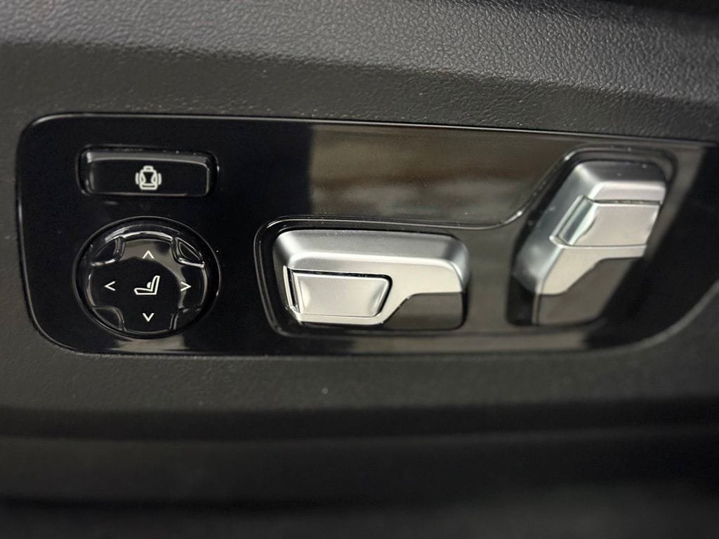 Used 2019 BMW X7 xDrive40i w/ Premium Package AWD/4WD image 22