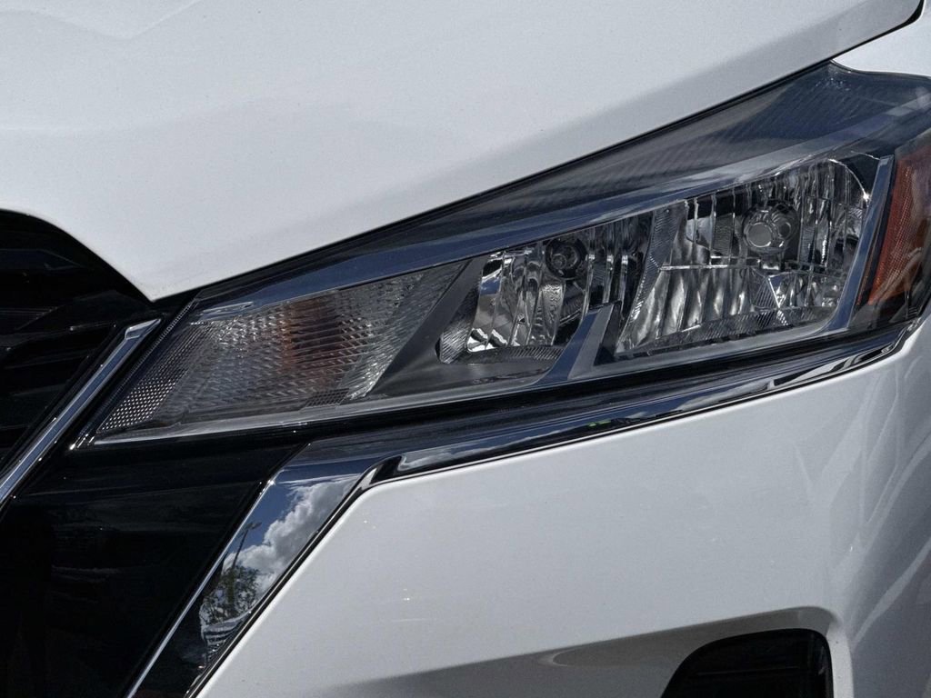 Certified 2023 Nissan Kicks SV FWD image 10