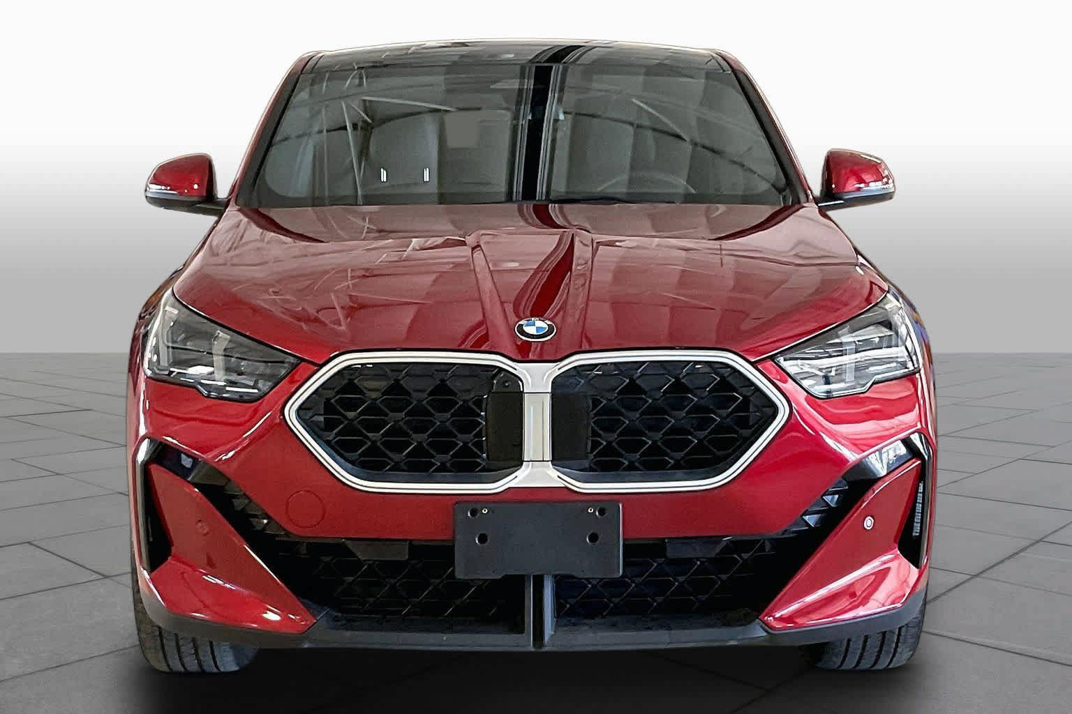 Used 2026 BMW X2 xDrive28i AWD/4WD image 3