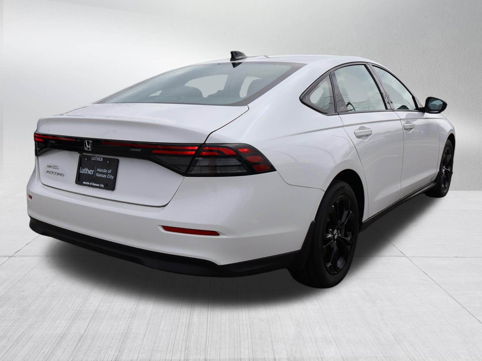 Used 2025 Honda Accord SE image 7