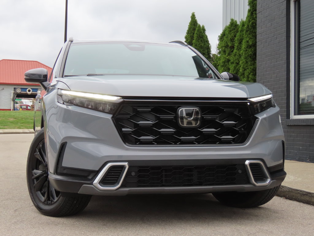 Used 2024 Honda CR-V Sport Touring image 2