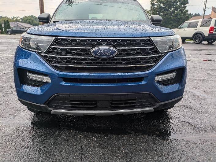 Used 2020 Ford Explorer XLT w/ Equipment Group 202A AWD/4WD image 7