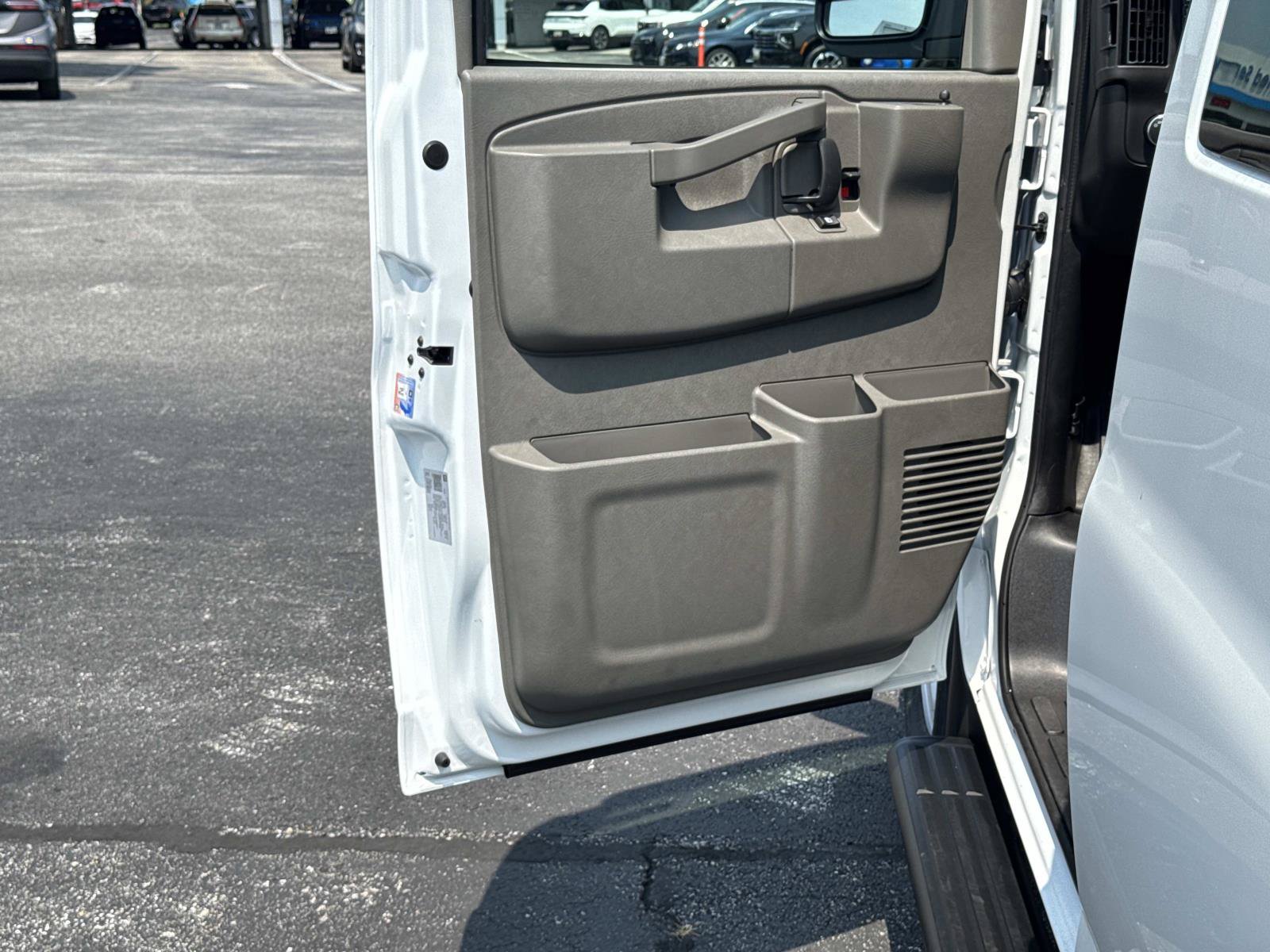 New 2026 Chevrolet Express 3500 LS w/ Chrome Appearance Package RWD image 15
