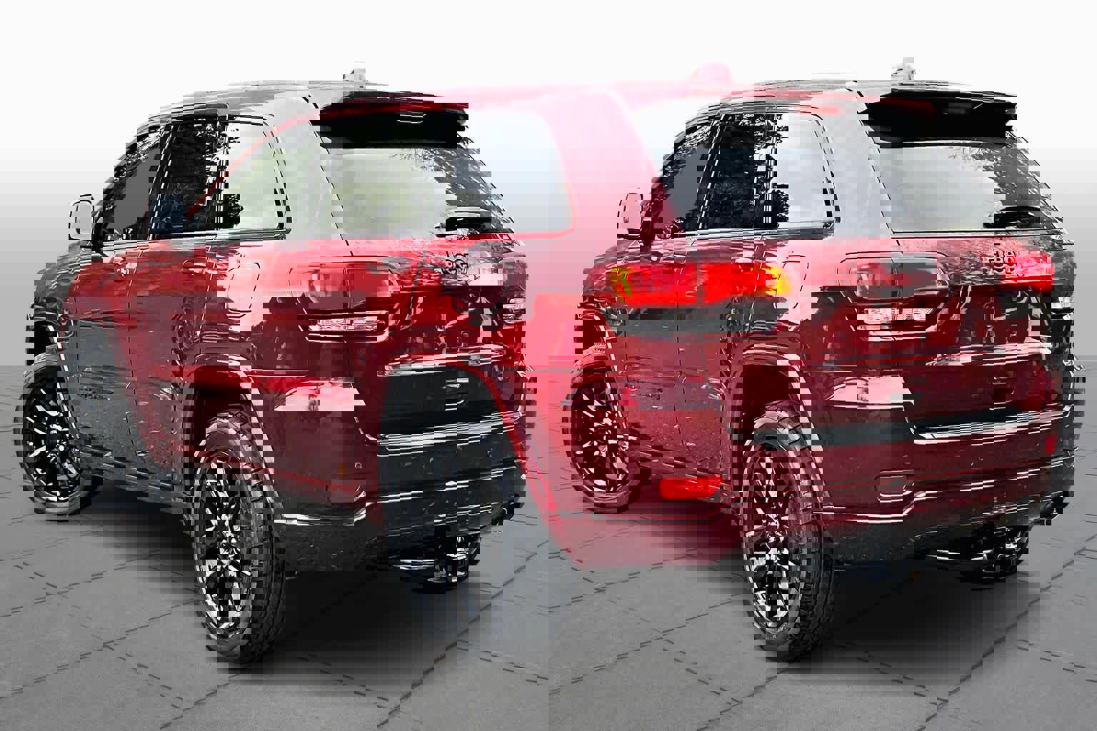 Used 2022 Jeep Grand Cherokee Laredo X image 11