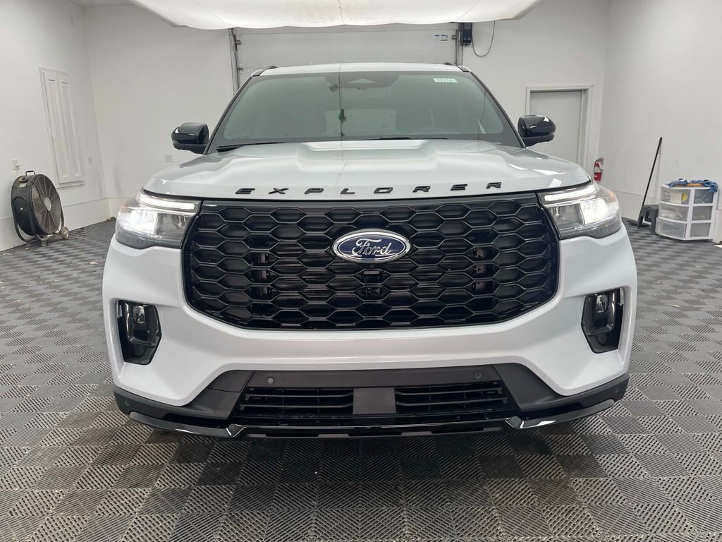 New 2026 Ford Explorer ST-Line w/ ST-Line Street Pack AWD/4WD image 16