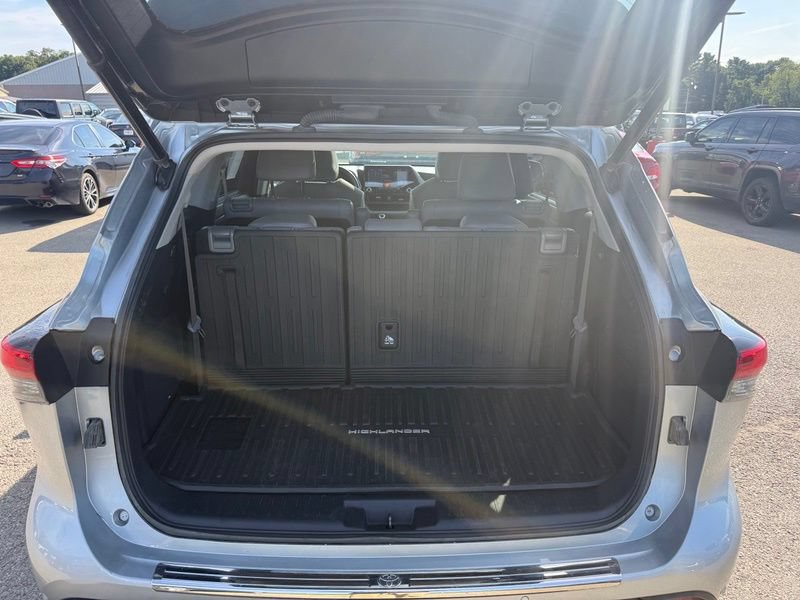 Used 2020 Toyota Highlander Limited AWD/4WD image 8