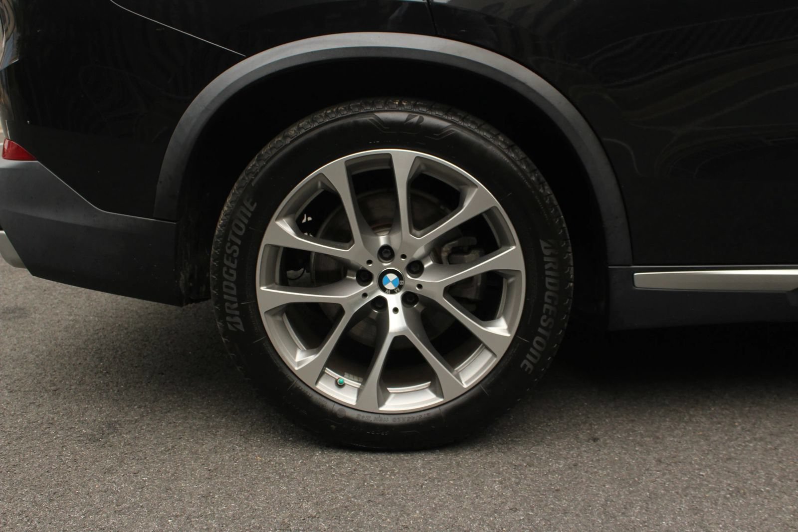 Used 2019 BMW X5 xDrive40i w/ Premium Package 2 AWD/4WD image 5