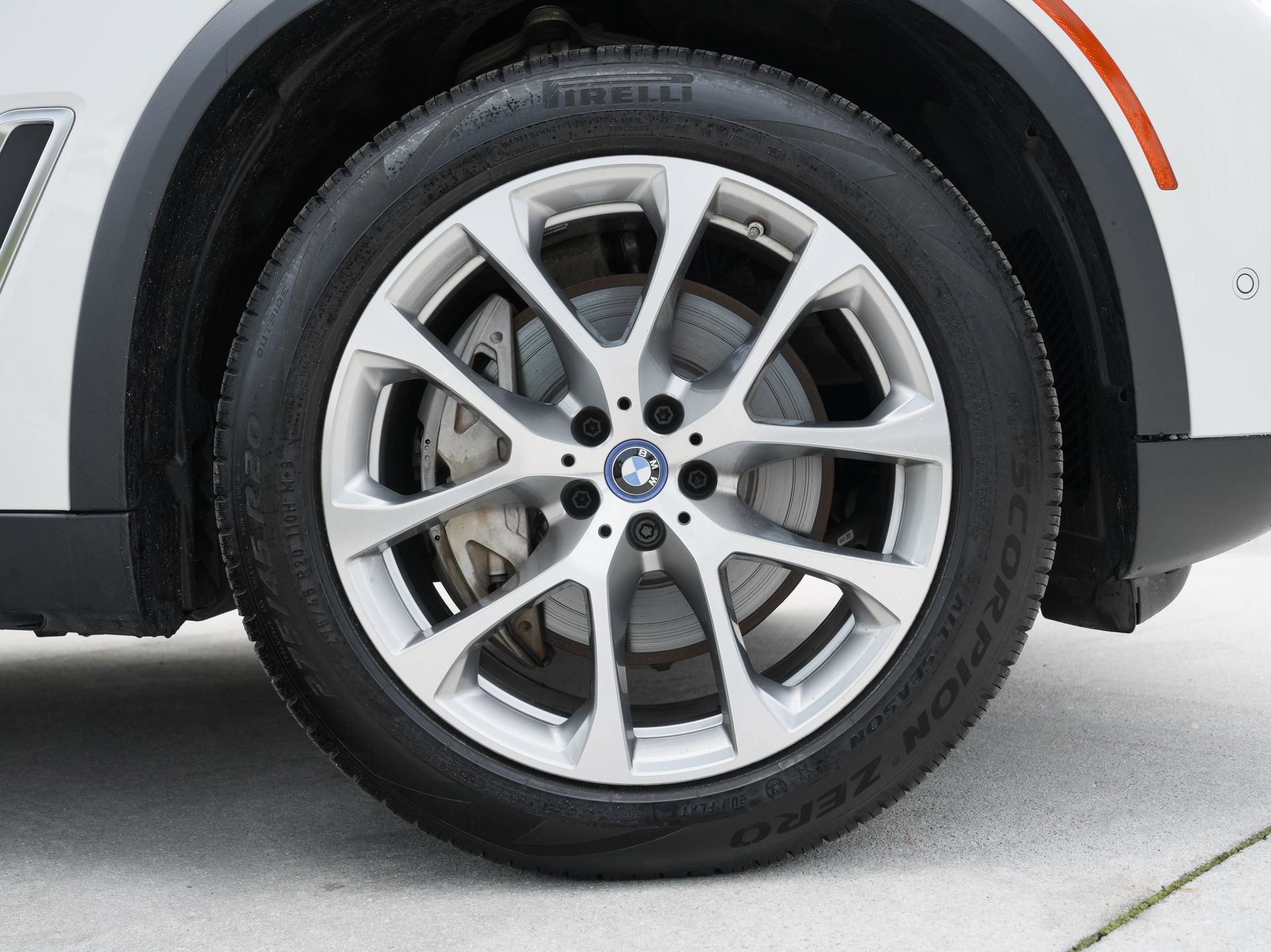 Used 2023 BMW X5 xDrive45e w/ Climate Comfort Package AWD/4WD image 30