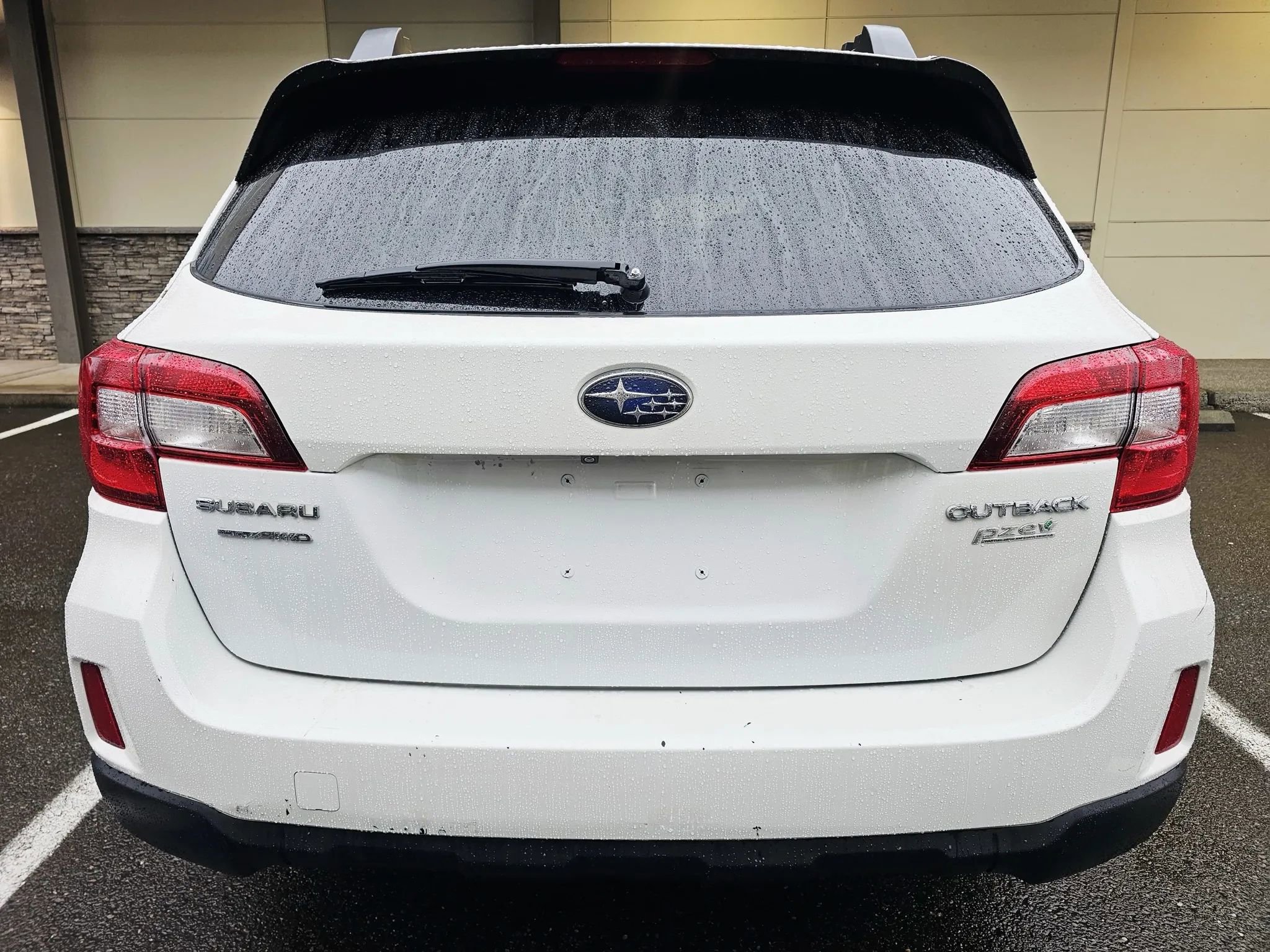 Used 2015 Subaru Outback 2.5i Premium image 4