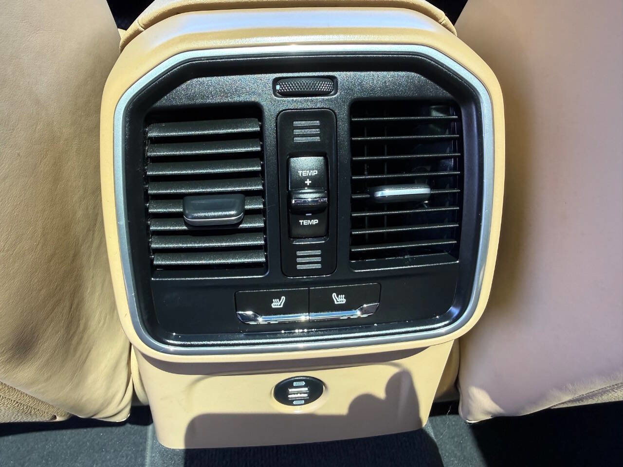 Used 2018 Porsche Macan AWD/4WD image 22