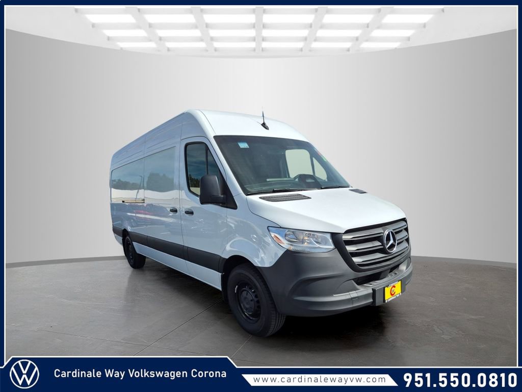 Used 2025 Mercedes-Benz Sprinter 2500 image 1