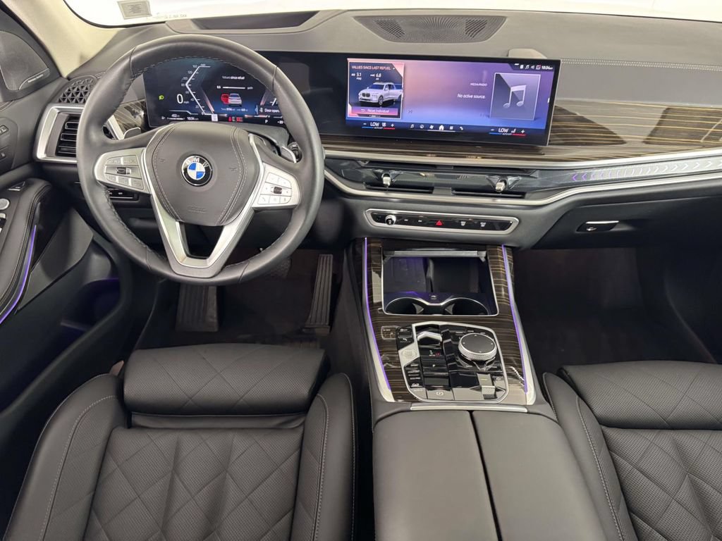 Used 2026 BMW X7 xDrive40i AWD/4WD image 5