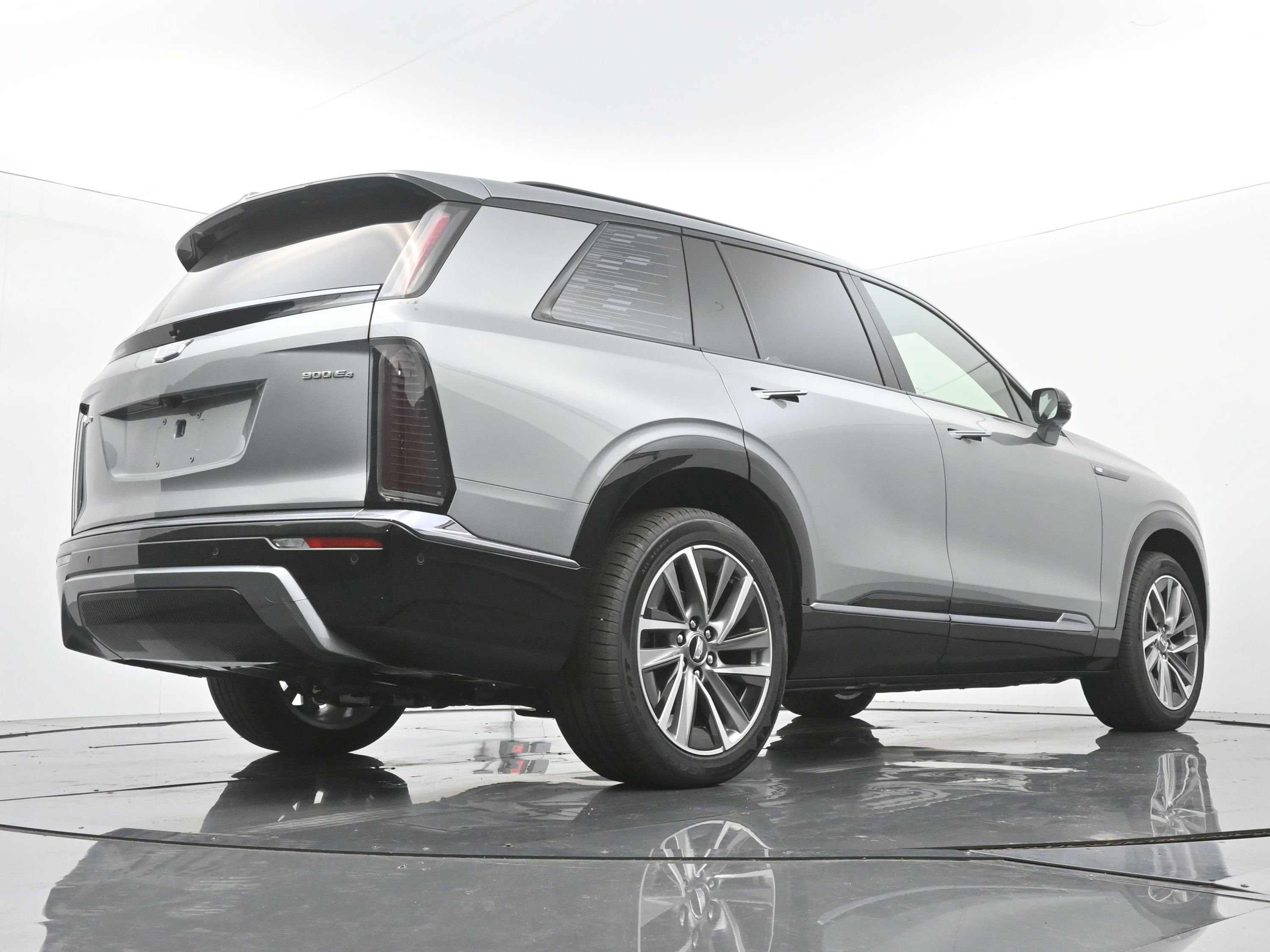 New 2026 Cadillac Vistiq Sport w/ LPO, Floor Liner Package image 19