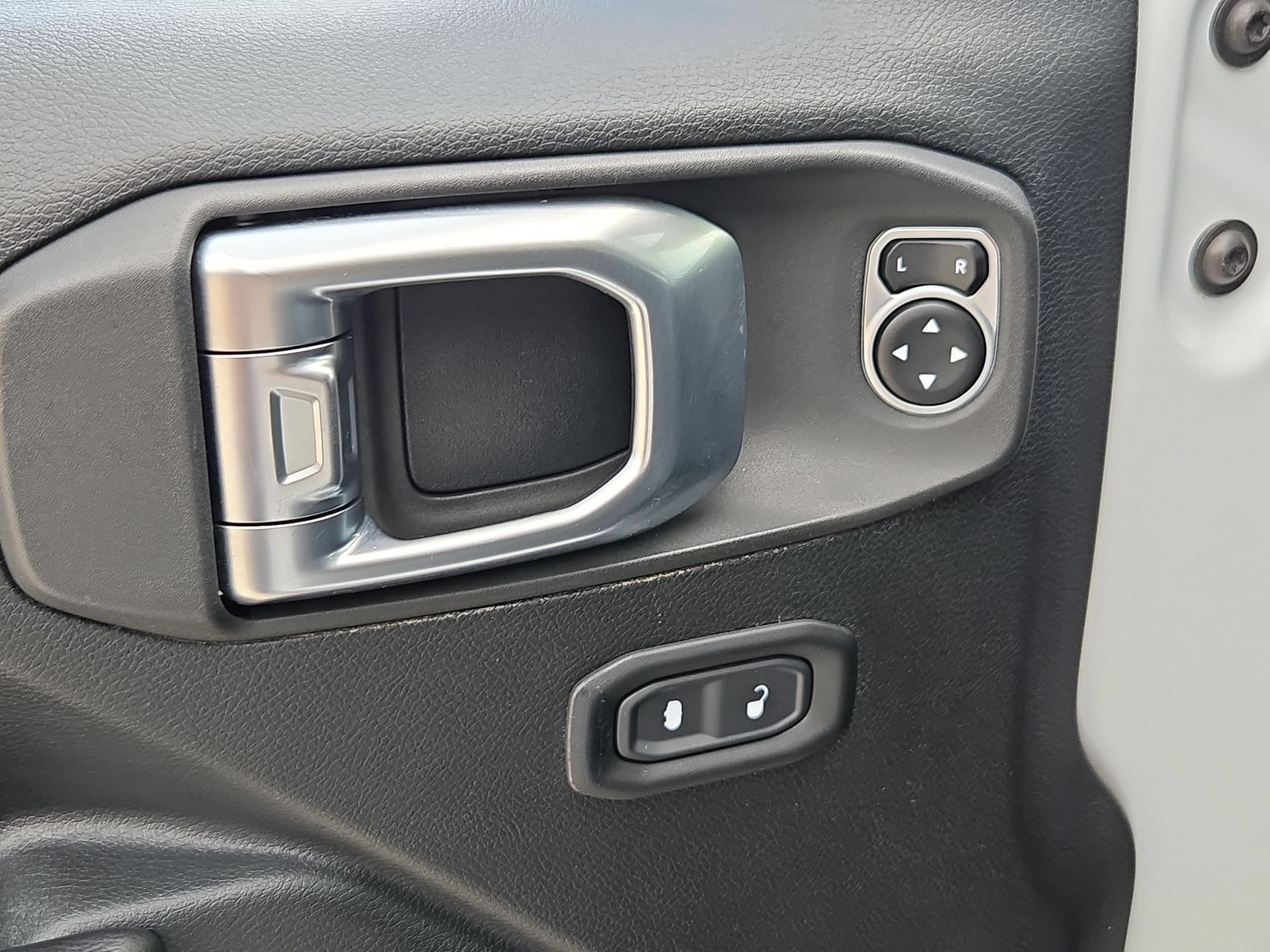 Used 2020 Jeep Wrangler Unlimited Sport AWD/4WD image 11