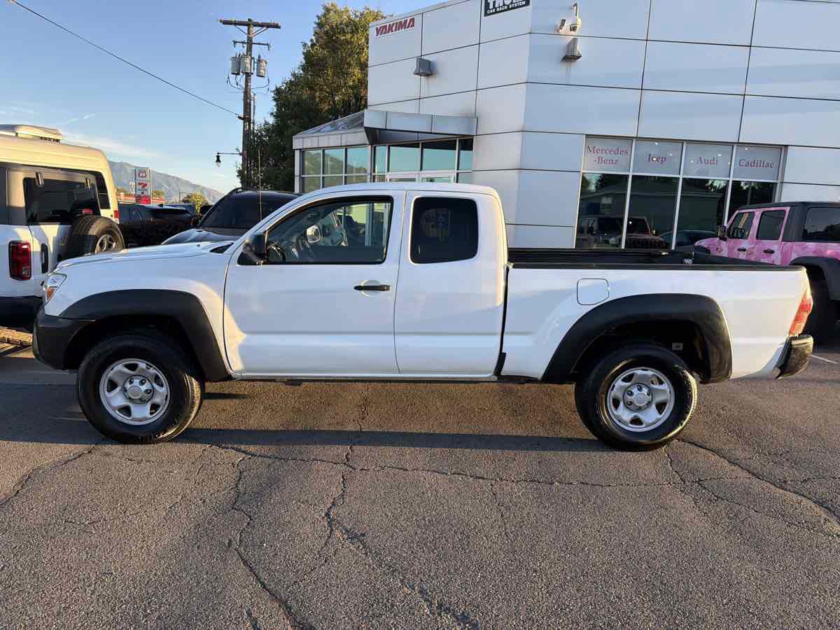 Used 2015 Toyota Tacoma 4x4 Access Cab image 2