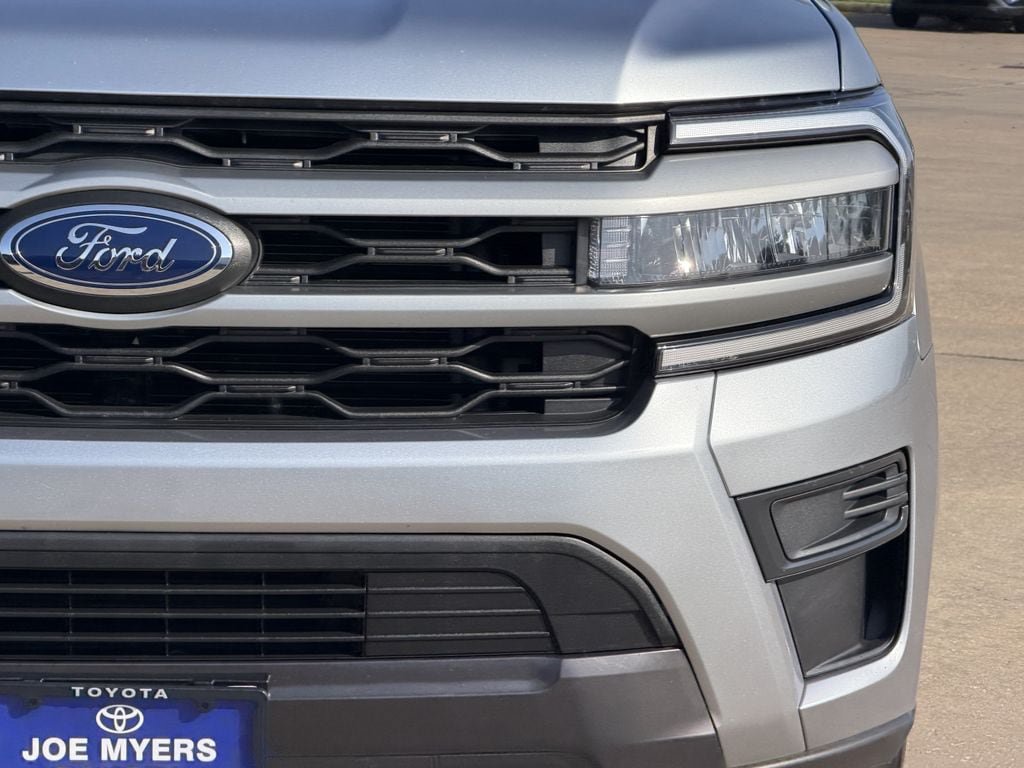 Used 2024 Ford Expedition XLT RWD image 4