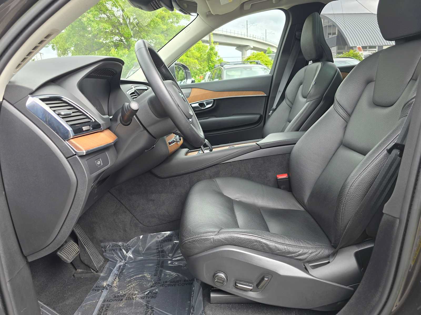 Certified 2023 Volvo XC90 B6 Plus w/ Protection Package Premier AWD/4WD image 19