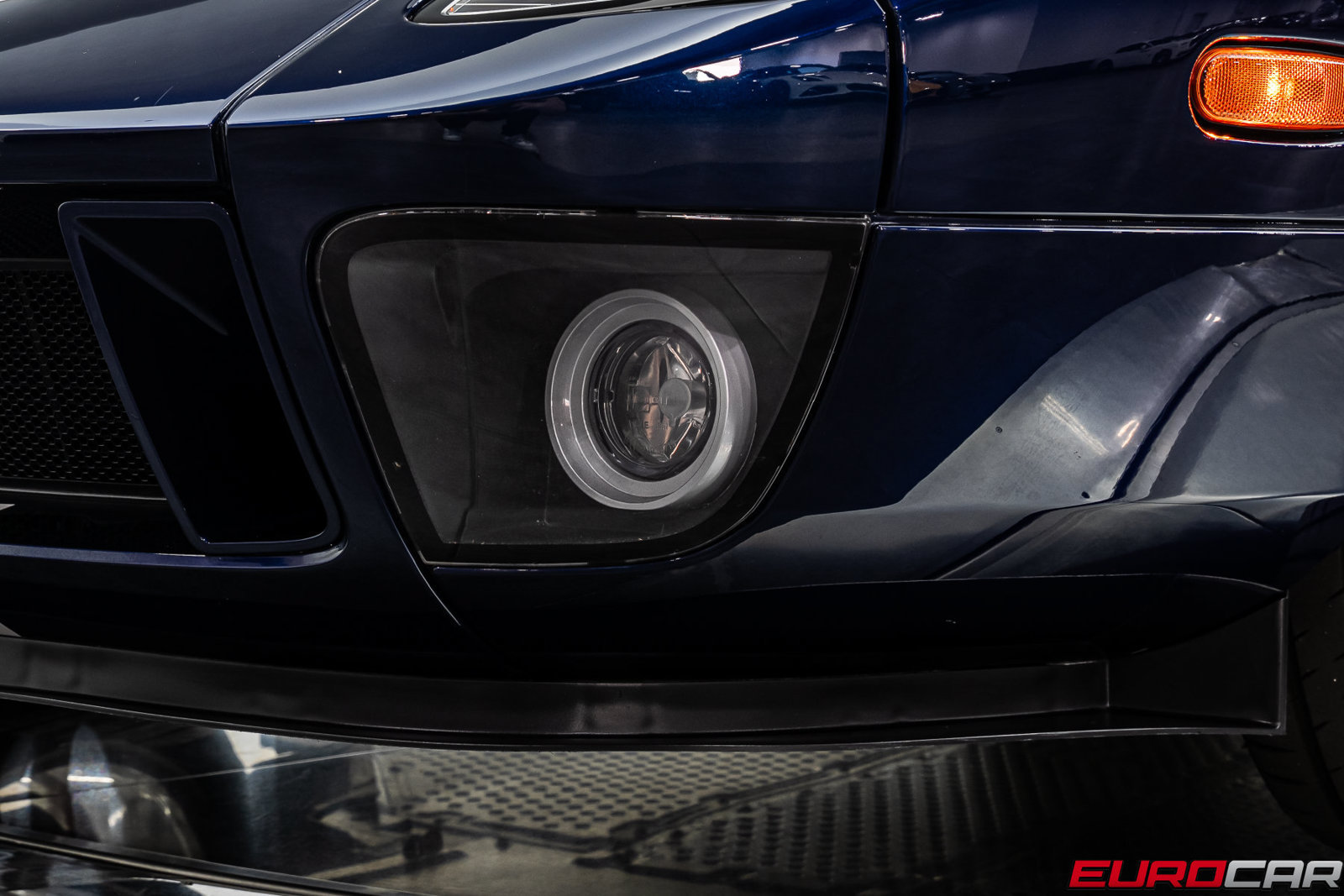 Used 2005 Ford GT RWD image 14