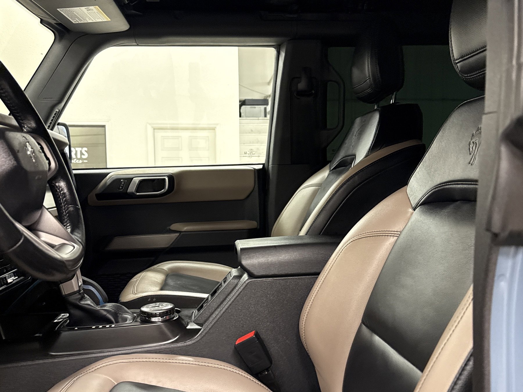 Used 2023 Ford Bronco Wildtrak image 4