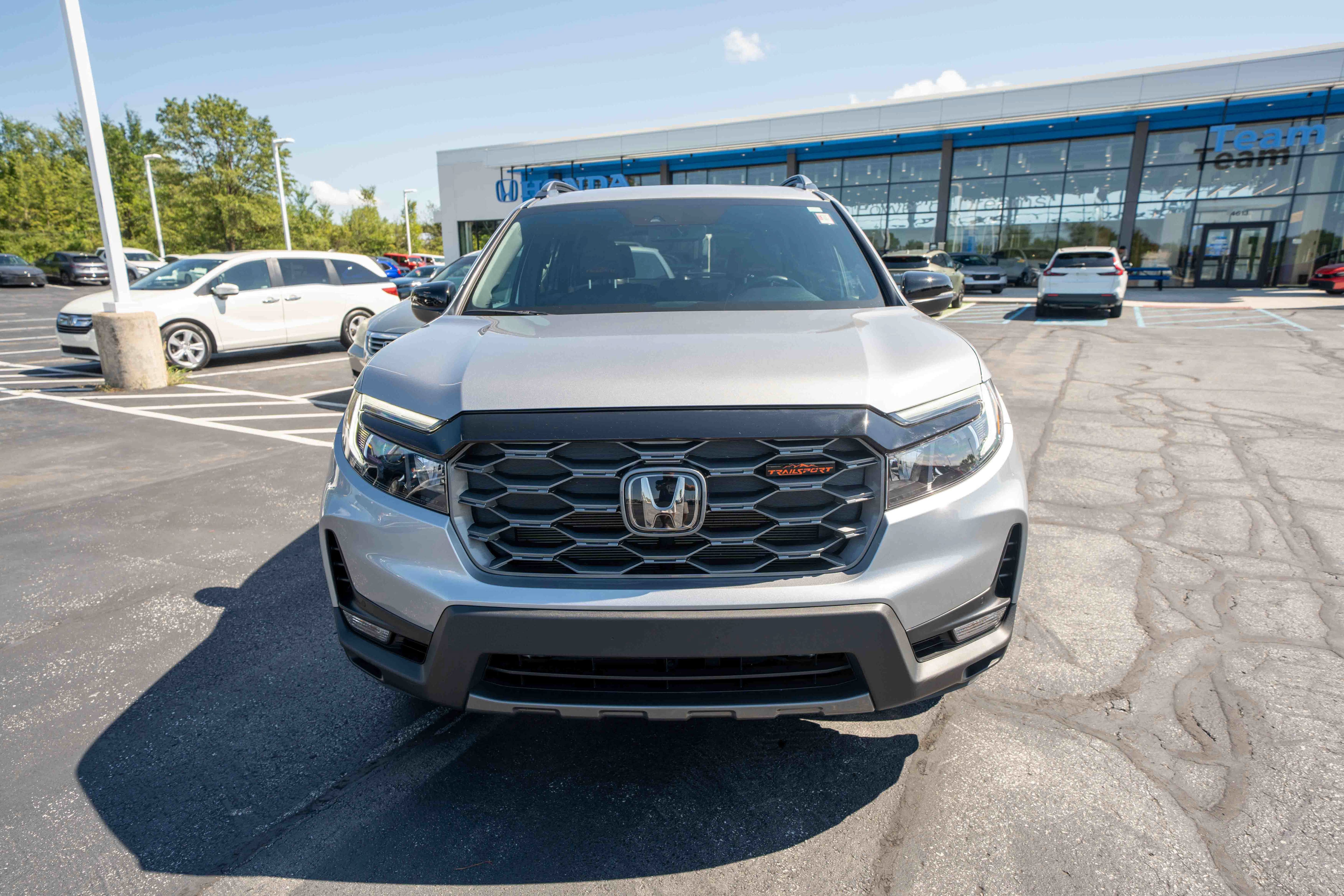 Certified 2025 Honda Passport TrailSport image 2