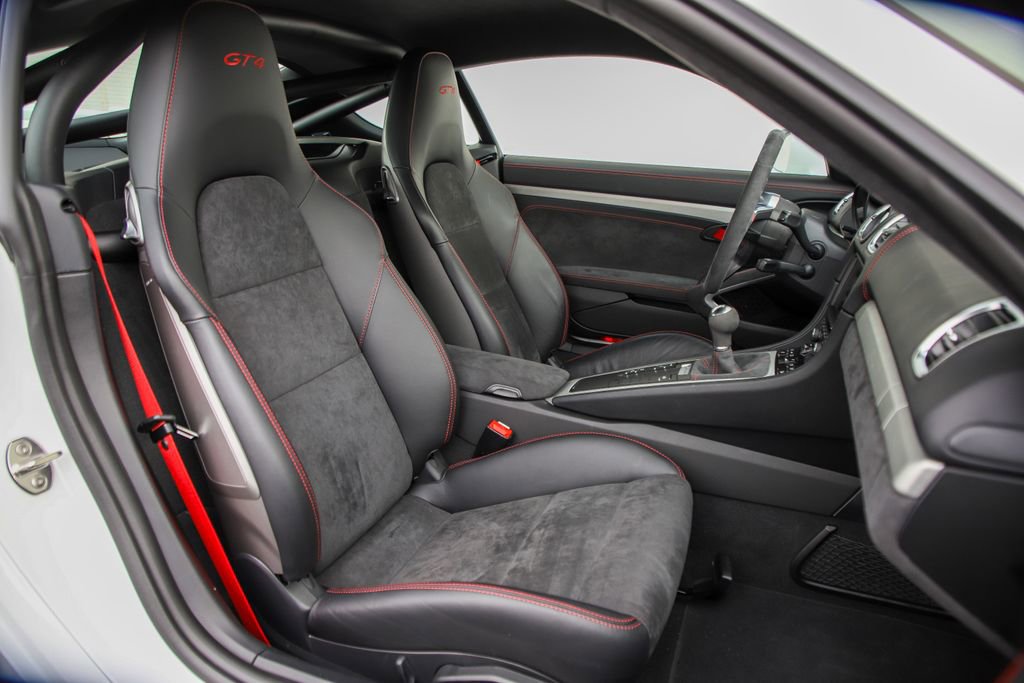 Used 2016 Porsche Cayman GT4 image 9