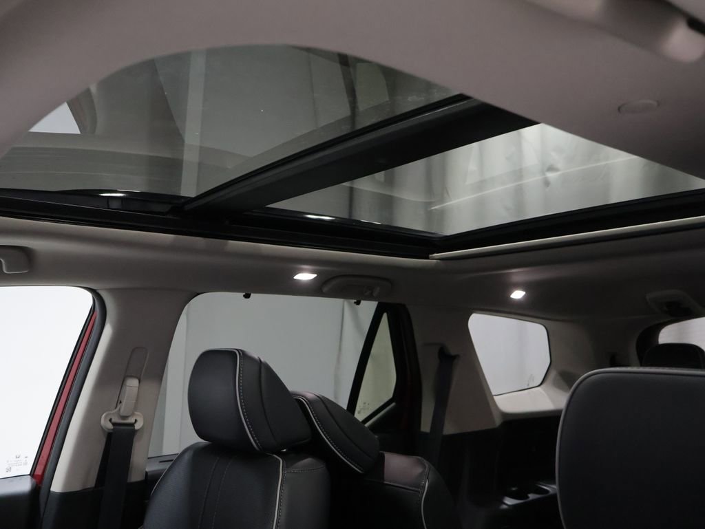 Used 2023 Honda Pilot Elite image 9