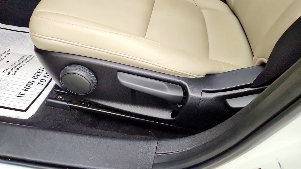 Used 2019 MAZDA MAZDA3 Hatchback FWD image 10