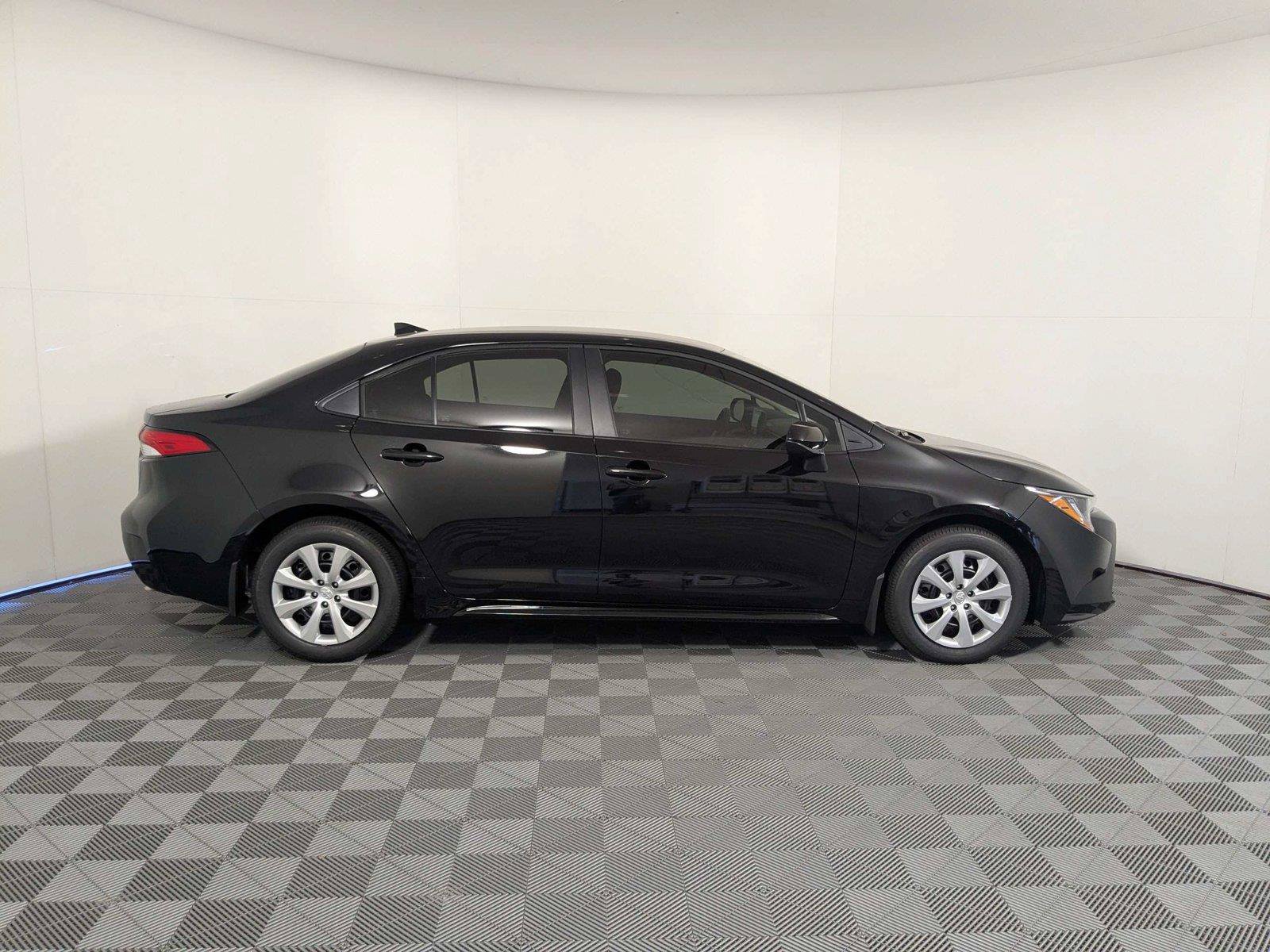 New 2027 Toyota Corolla LE FWD image 3