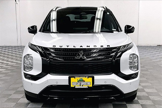Used 2024 Mitsubishi Outlander SEL Black Edition image 3