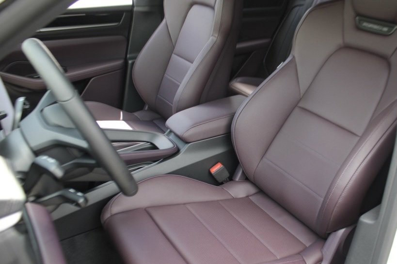 Used 2025 Porsche Macan Electric image 5