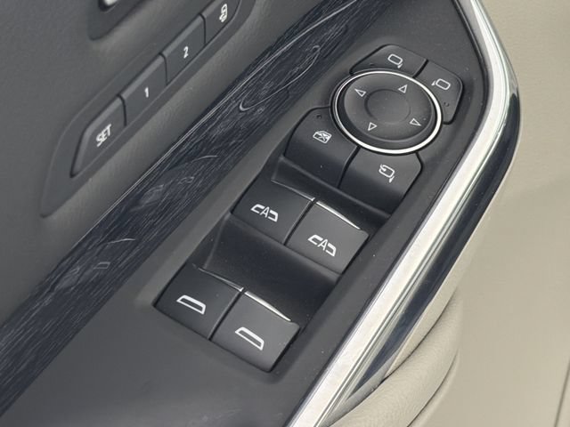 Used 2023 Cadillac XT4 Premium Luxury FWD image 18