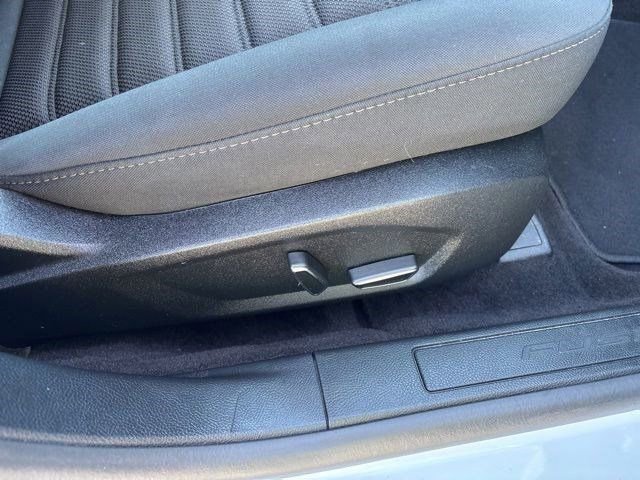 Used 2019 Ford Fusion SE FWD image 38
