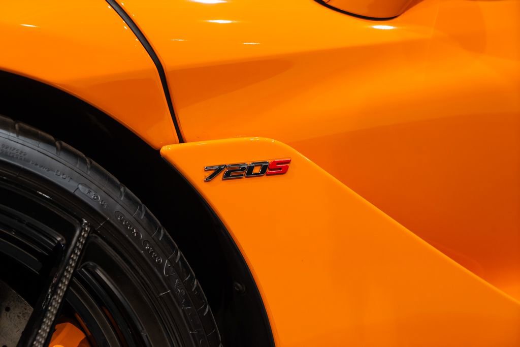 Used 2018 McLaren 720S RWD image 12