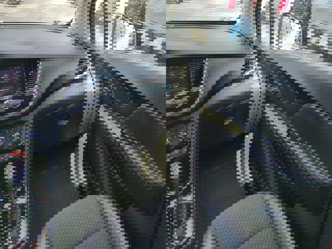 Certified 2022 Buick Encore Preferred w/ Safety Package image 17