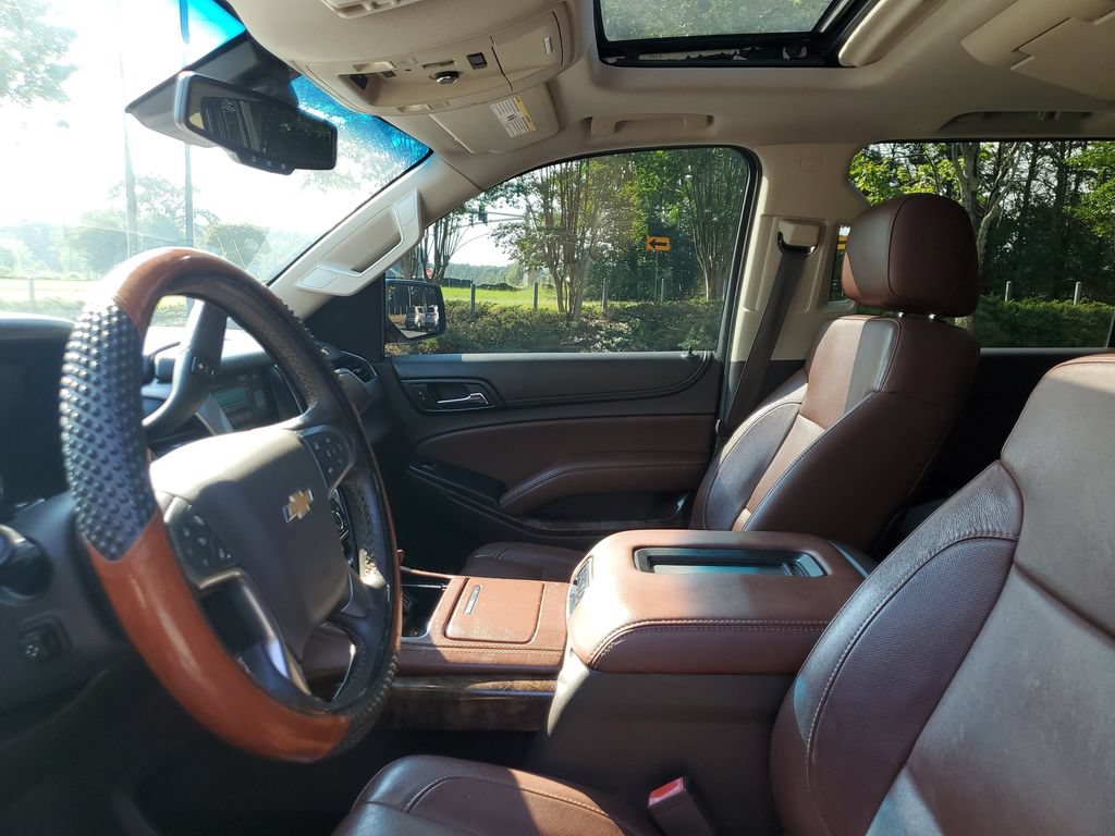 Used 2015 Chevrolet Suburban LTZ RWD image 21