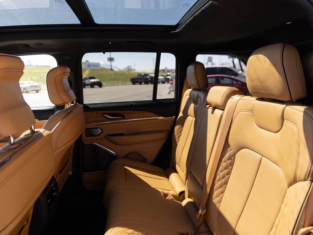 Used 2022 Jeep Grand Cherokee Summit image 19