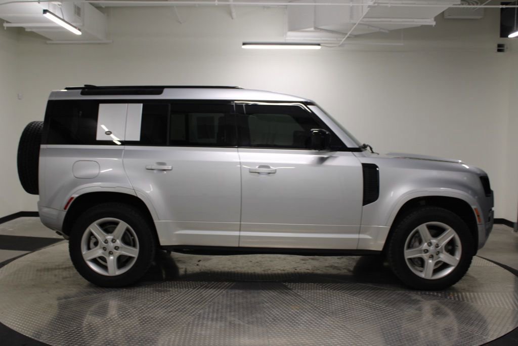Used 2022 Land Rover Defender 110 XS Edition AWD/4WD image 8