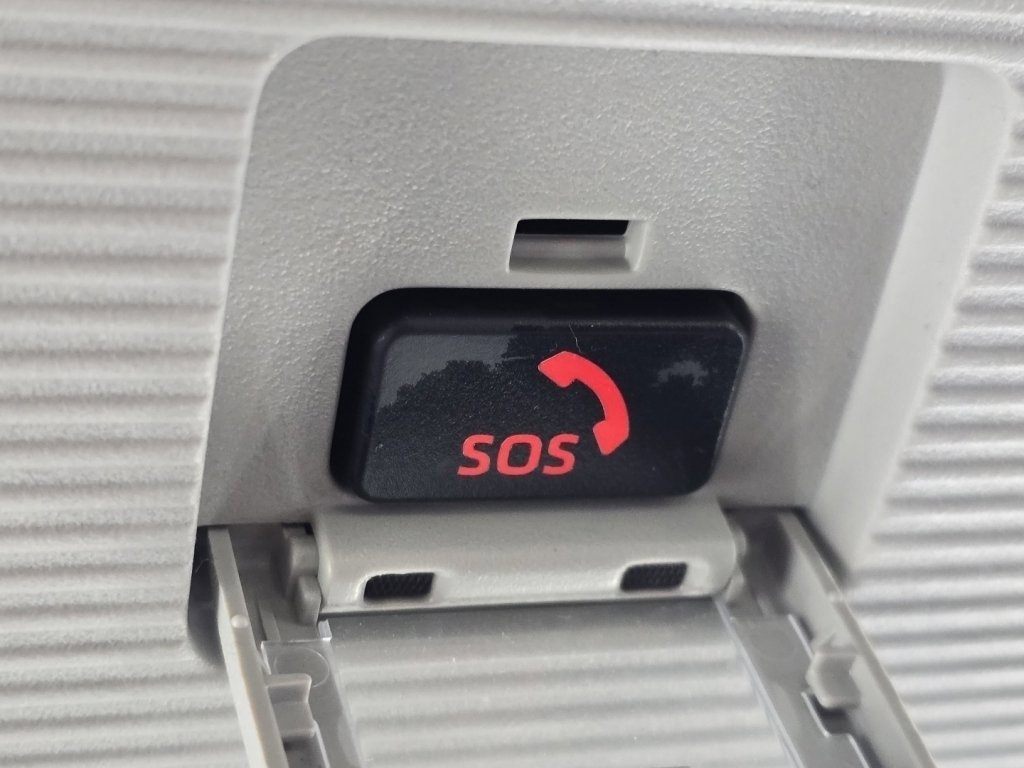 Used 2021 Toyota RAV4 LE image 27