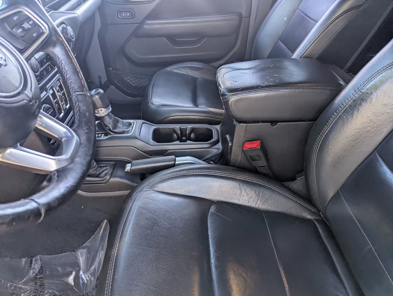 Used 2019 Jeep Wrangler Unlimited Sahara image 17