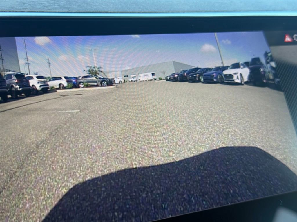 Used 2024 Audi Q8 e-tron Premium Plus w/ Premium Plus Package image 38