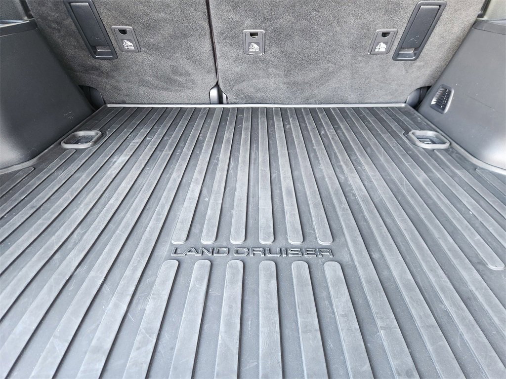 Used 2024 Toyota Land Cruiser image 33