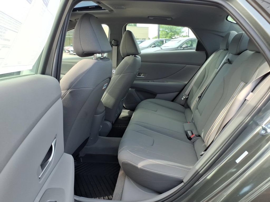 New 2026 Hyundai Elantra SEL Sport Premium FWD image 10