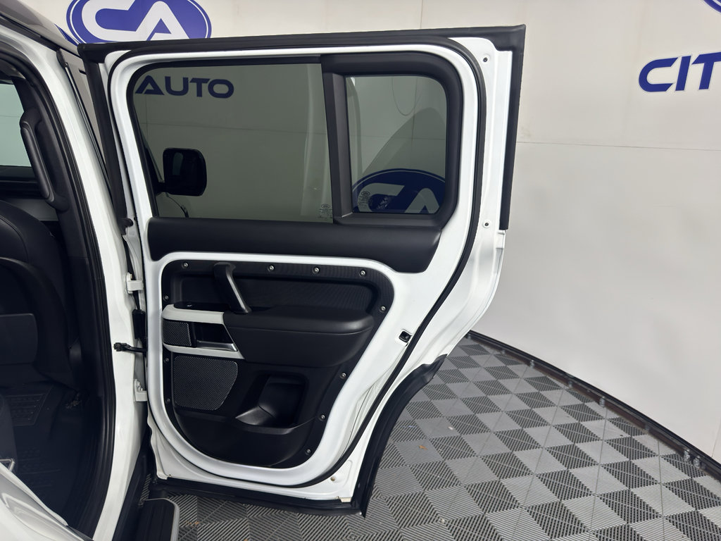 Used 2020 Land Rover Defender 110 HSE AWD/4WD image 38