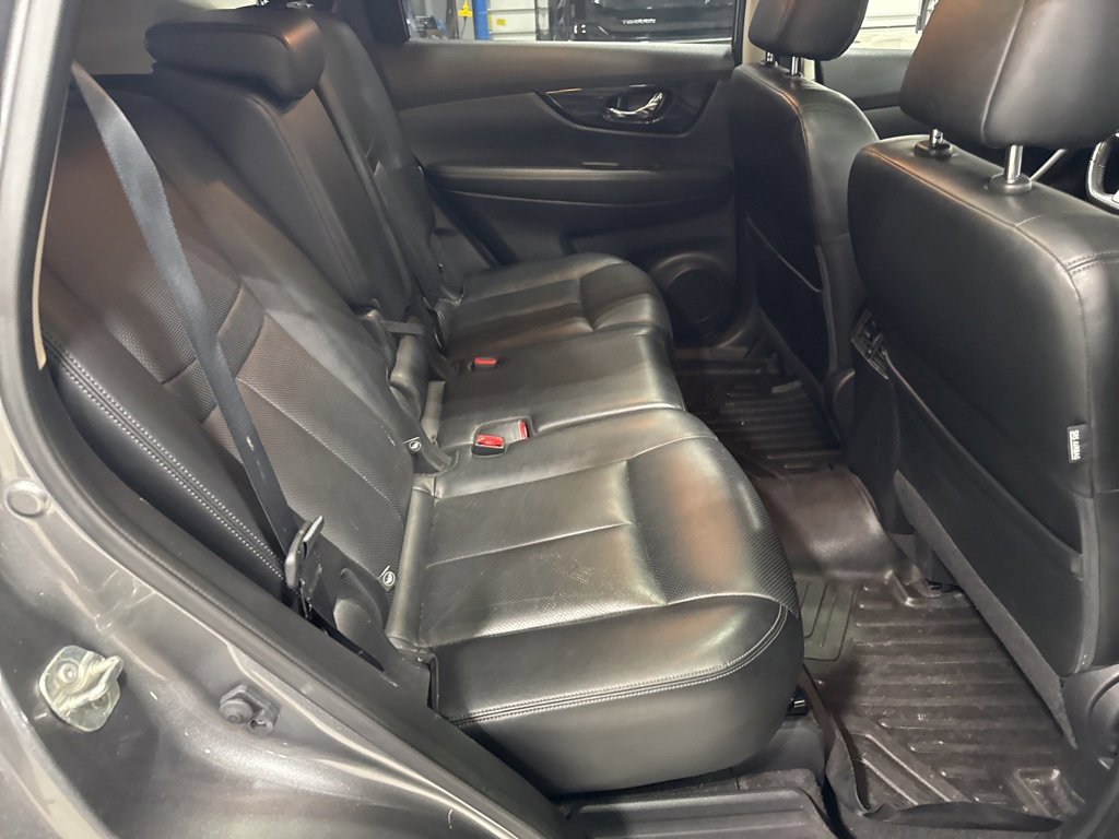 Used 2017 Nissan Rogue SL w/ SL Premium Package image 6
