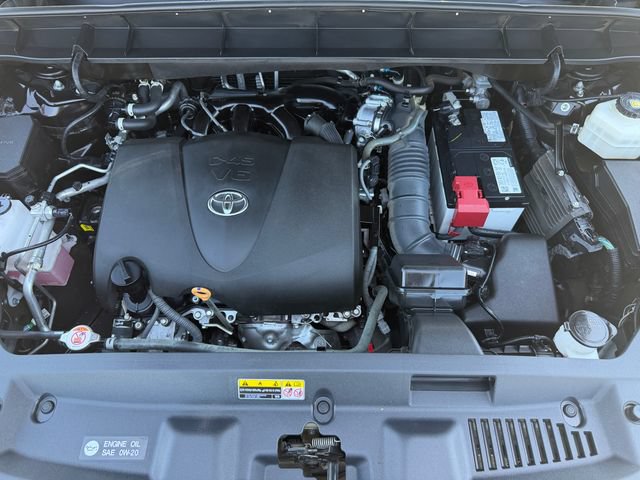 Used 2022 Toyota Highlander XLE FWD image 24