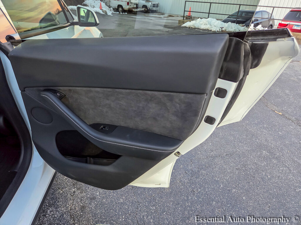 Used 2023 Tesla Model Y Long Range image 33