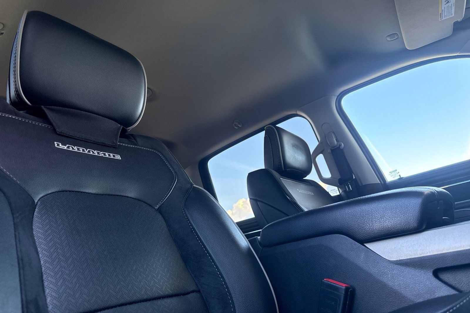 Used 2022 RAM 1500 Laramie AWD/4WD image 18